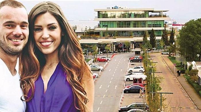 Wesley Sneijder ve Yolanthe Cabau yeni evine taşındı