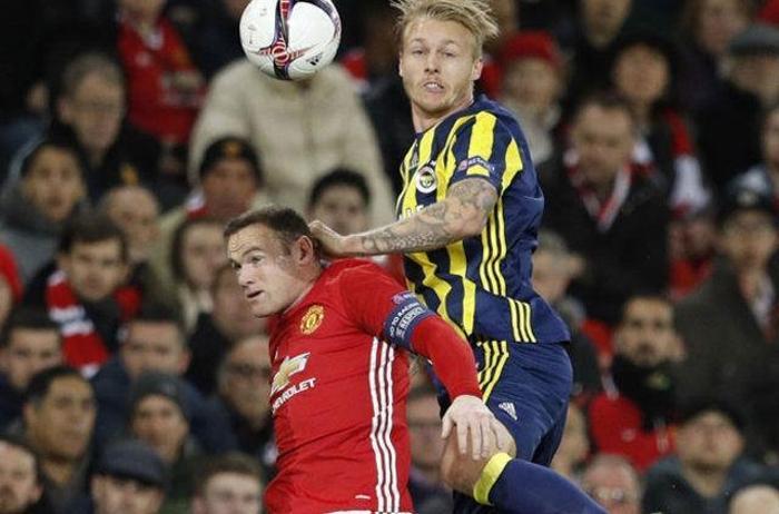 Kjaer takım arkadaşlarının hedefinde