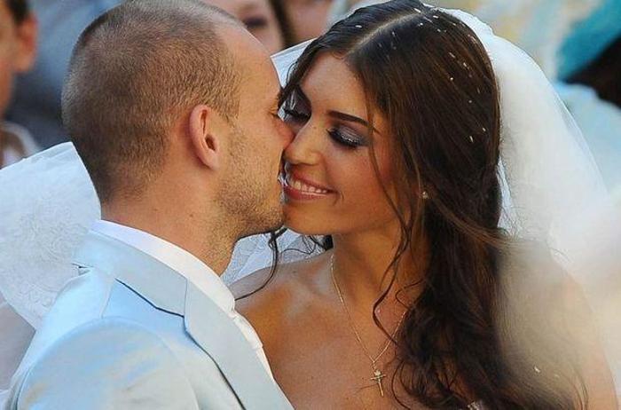 Wesley Sneijder ve Yolanthe Cabau yeni evine taşındı