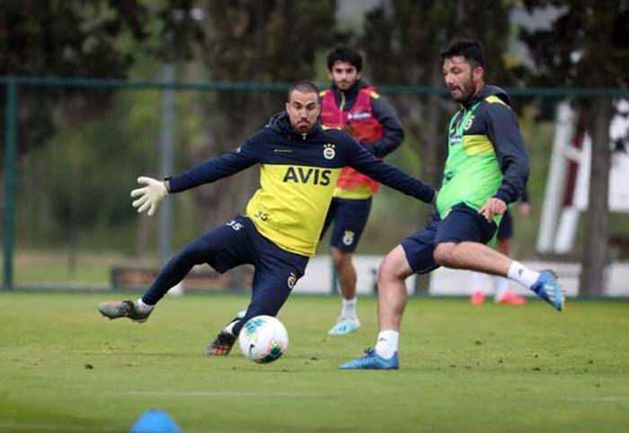 Fenerbahçeden kaleye 10 yıllık yatırım Volkan Demirel farkı
