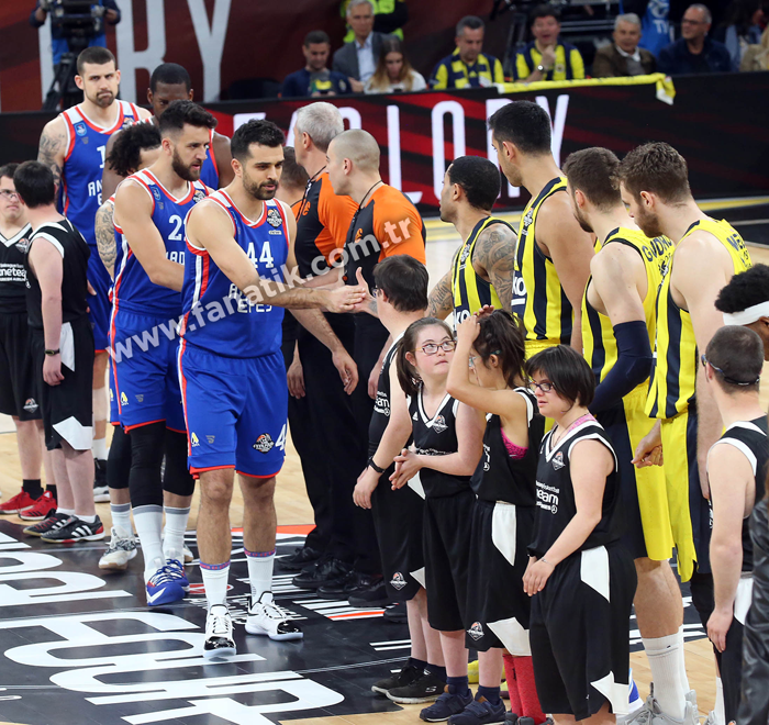 Final Fourda Fenerbahçe Beko - Anadolu Efes maçından ekrana yansımayanlar
