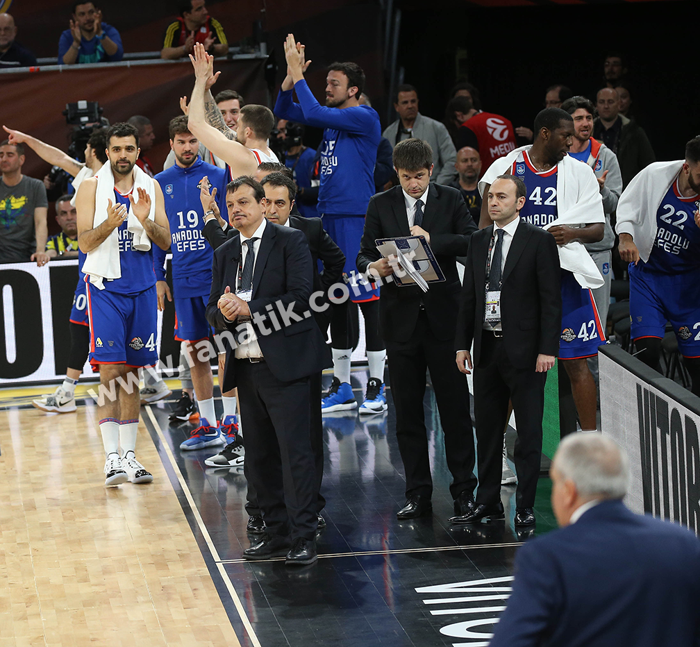 Final Fourda Fenerbahçe Beko - Anadolu Efes maçından ekrana yansımayanlar