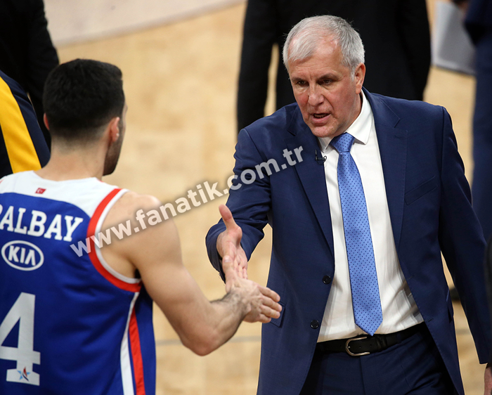 Final Fourda Fenerbahçe Beko - Anadolu Efes maçından ekrana yansımayanlar