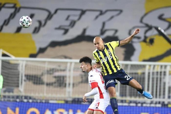 Fenerbahçeye 10 milyon euroluk ağır fatura Samatta ve Tisseranda büyük tepki