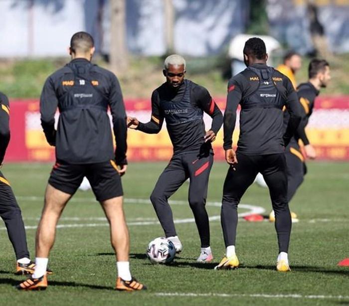 Galatasarayda son dakika | Marcelo Saracchi takımla birlikte çalıştı