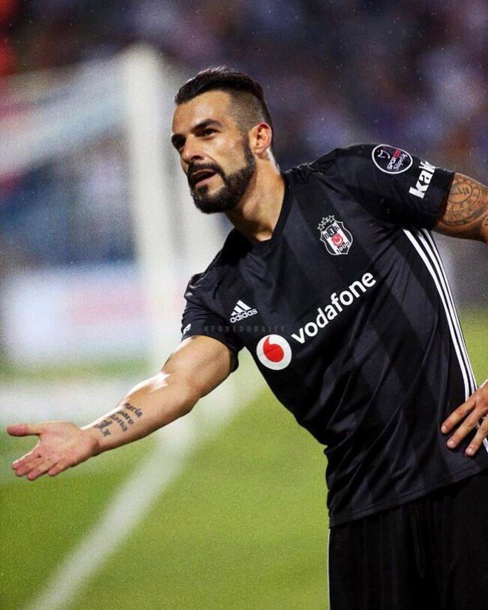 Beşiktaşın eski golcüsü Alvaro Negredodan olay transfer itirafı