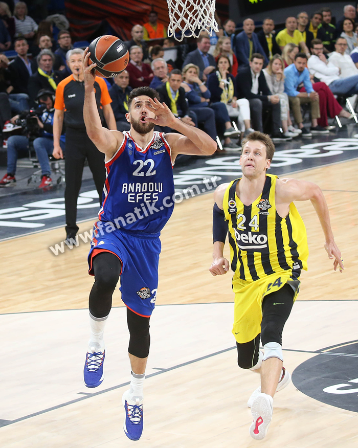 Final Fourda Fenerbahçe Beko - Anadolu Efes maçından ekrana yansımayanlar