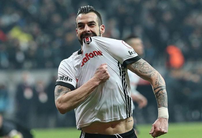 Beşiktaşın eski golcüsü Alvaro Negredodan olay transfer itirafı