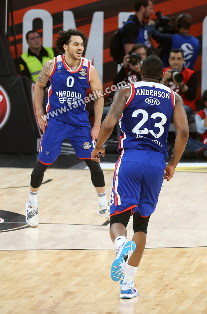 Final Fourda Fenerbahçe Beko - Anadolu Efes maçından ekrana yansımayanlar