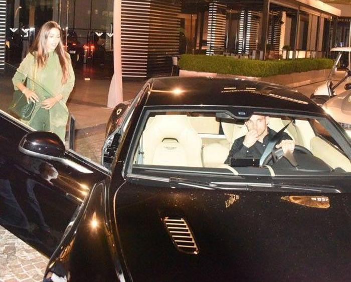 Kıvanç Tatlıtuğ ve eşi, Wesley Sneijder ve Yolanthe Cabau ile yemeğe çıktı