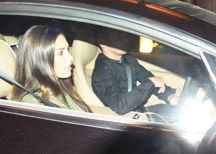 Kıvanç Tatlıtuğ ve eşi, Wesley Sneijder ve Yolanthe Cabau ile yemeğe çıktı