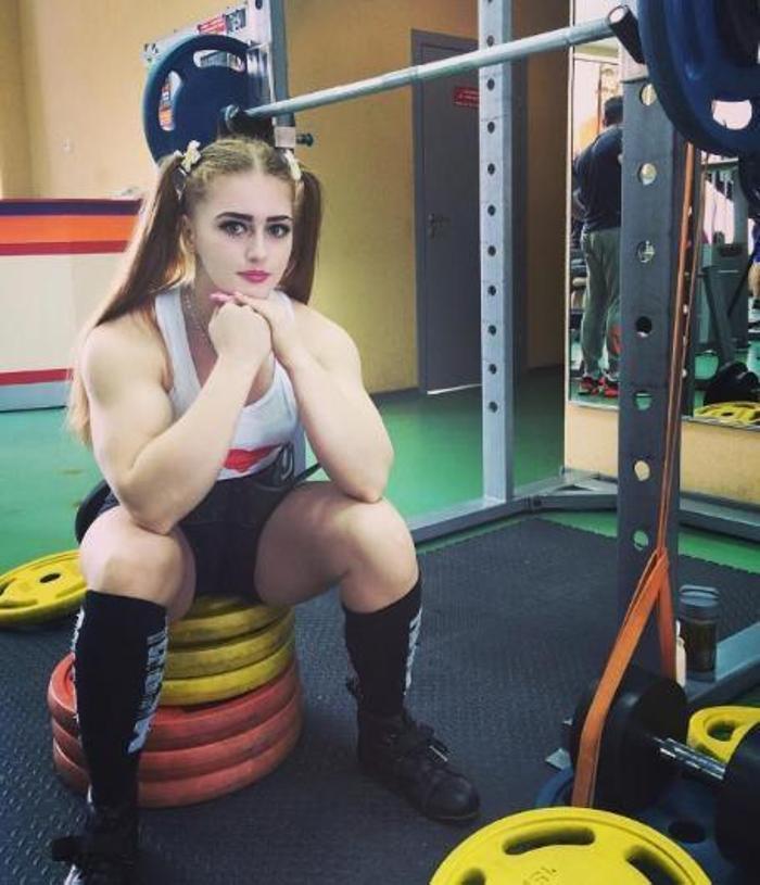 Instagramın kaslı Barbiesi: Julia Vins