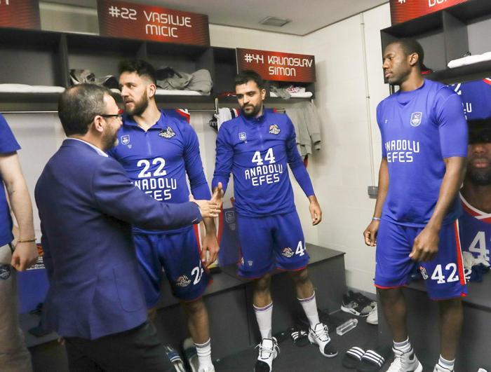 Final Fourda Fenerbahçe Beko - Anadolu Efes maçından ekrana yansımayanlar