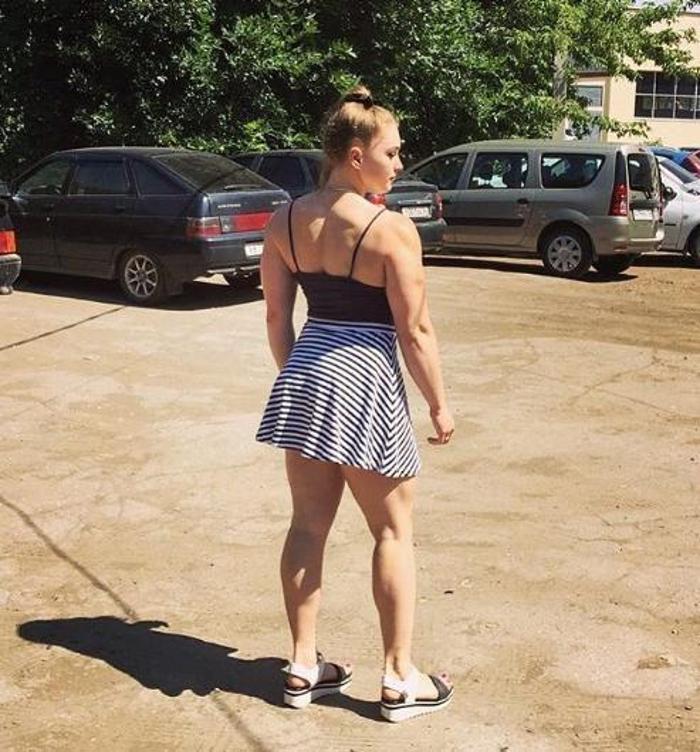 Instagramın kaslı Barbiesi: Julia Vins