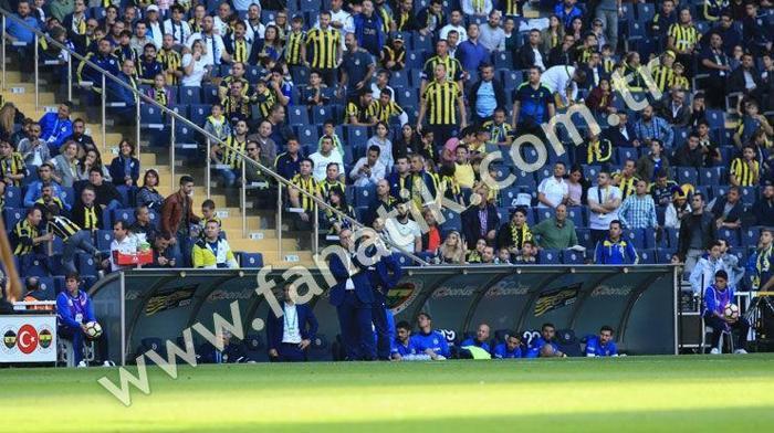 Fenerbahçe taraftarından yönetim istifa tezahüratı