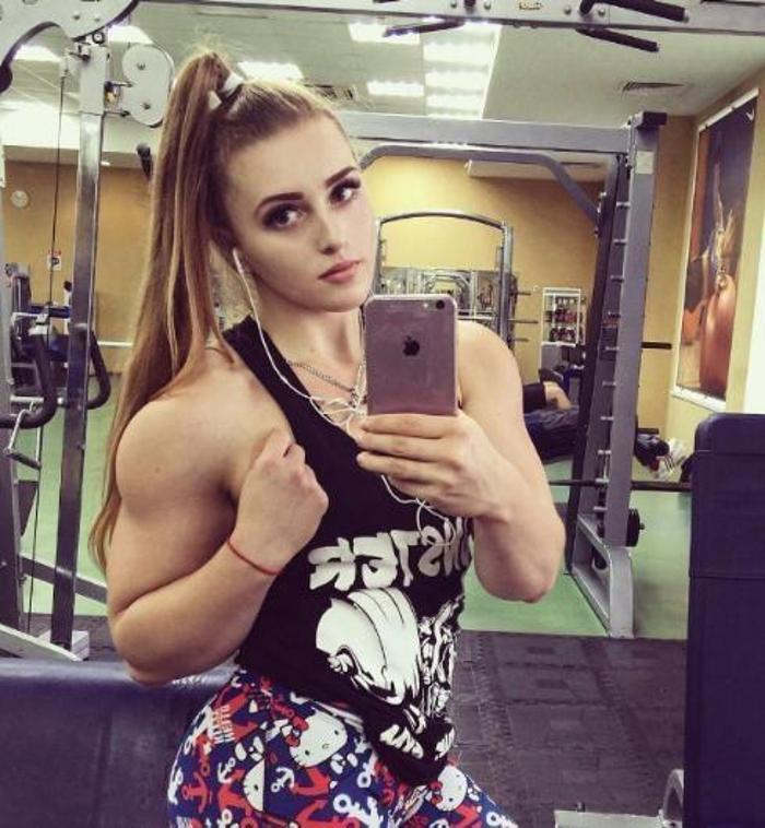 Instagramın kaslı Barbiesi: Julia Vins
