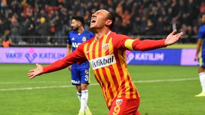 Umut Bulut - 158 gol