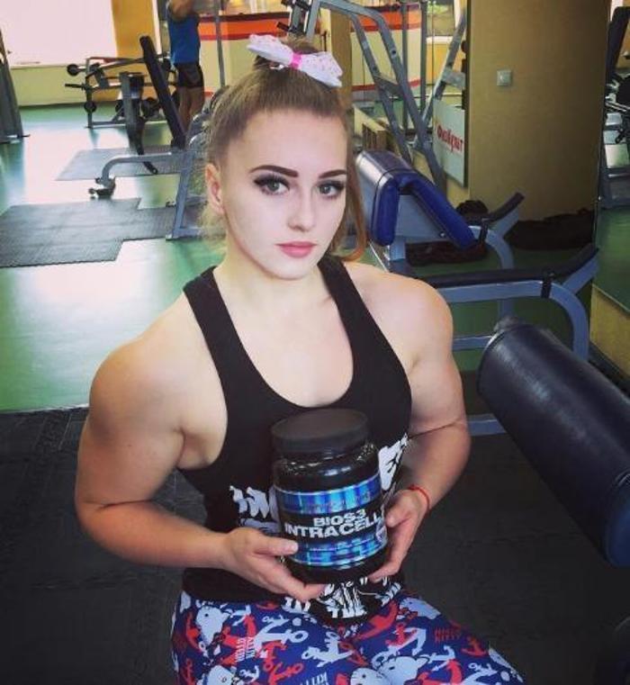 Instagramın kaslı Barbiesi: Julia Vins
