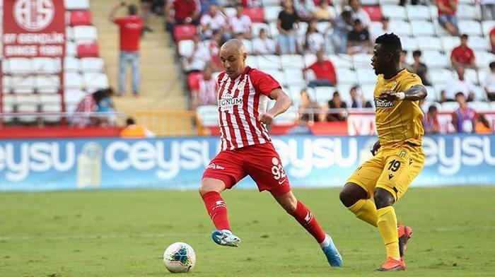 Aatıf Chahechouhe - 63 gol
