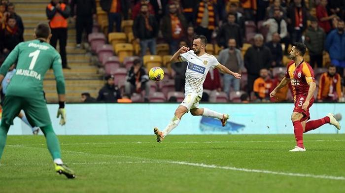 İlhan Parlak - 53 gol