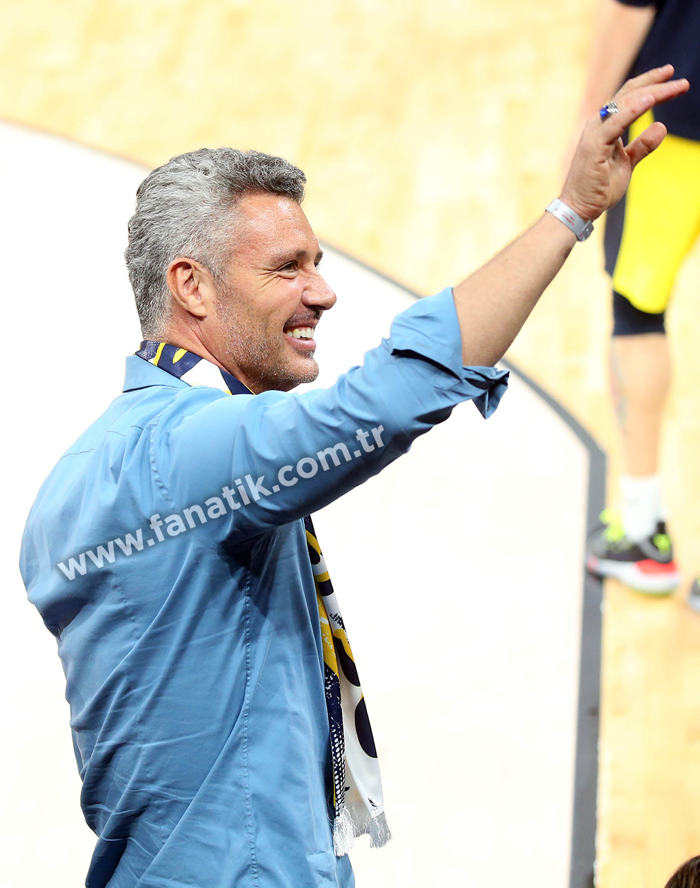 Final Fourda Fenerbahçe Beko - Anadolu Efes maçından ekrana yansımayanlar