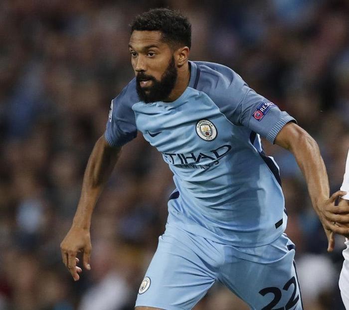 Carole’ün yerine Gael Clichy