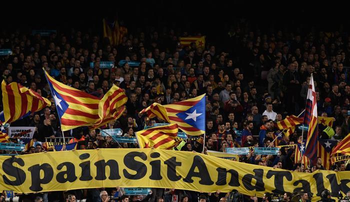 Barcelona - Real Madrid maçı oynanırken sokaklar karıştı