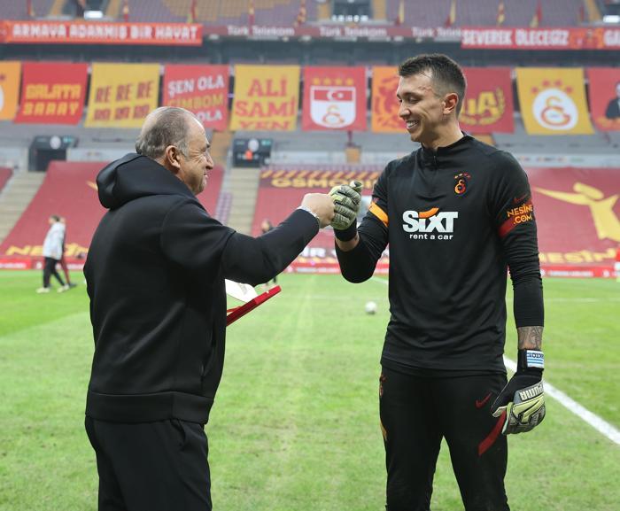 Galatasaray - Erzurumspor | Fernando Musleranın plaketi Fatih Terimden