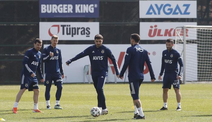 Fenerbahçe haberi... Başkan Ali Koç, Trabzonspor maçı öncesi Samandırada