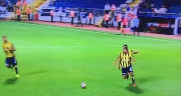 Kasımpaşa-Fenerbahçe maçında ilginç görüntü