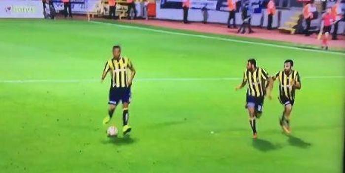Kasımpaşa-Fenerbahçe maçında ilginç görüntü
