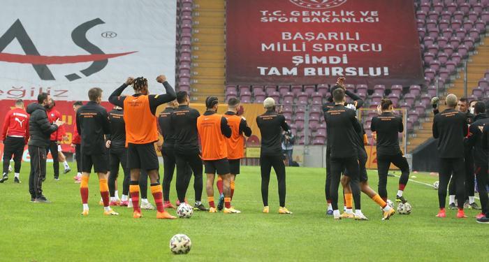 Galatasaray - Erzurumspor | Fernando Musleranın plaketi Fatih Terimden