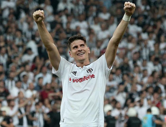 Almanya - 12 futbolcu