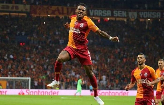Kulüpler para basıyor İşte forma sponsorları ve gelirleri