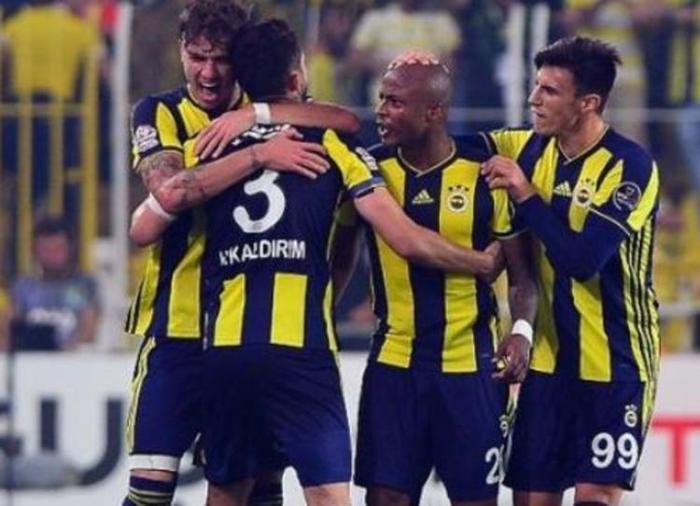 Kulüpler para basıyor İşte forma sponsorları ve gelirleri
