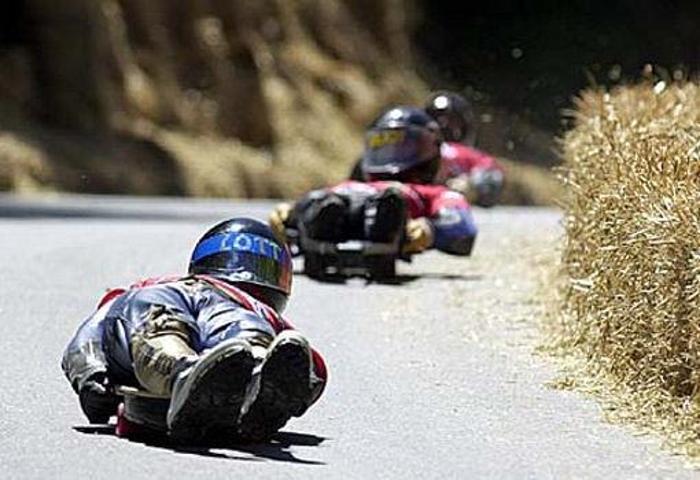 STREET-LUGE