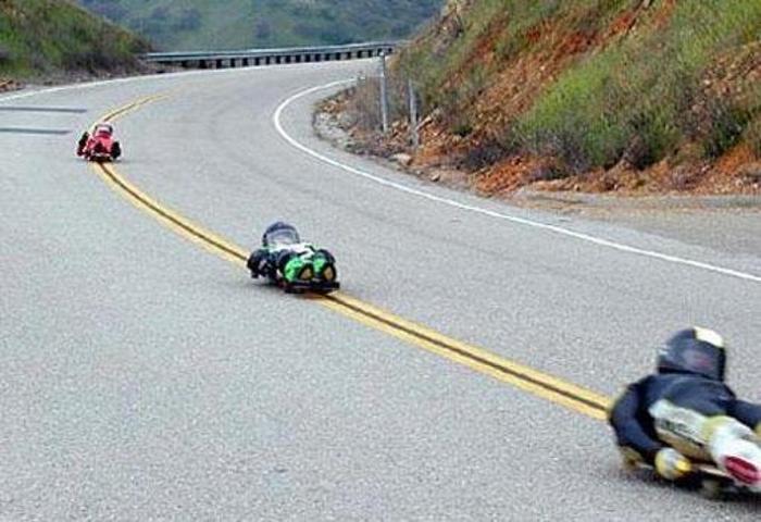 STREET-LUGE