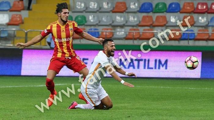 Kayserispor-Galatasaray maçı öncesi olay çıktı