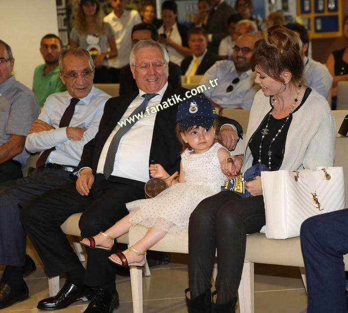 Fenerbahçe, Hello Kitty ile anlaşma imzaladı.