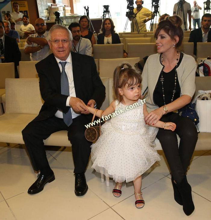 Fenerbahçe, Hello Kitty ile anlaşma imzaladı.