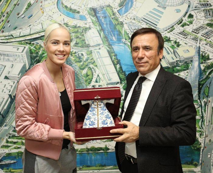 Basketbolun tescilli güzeli Antonija Misura Sandric Samsundan ayrıldı