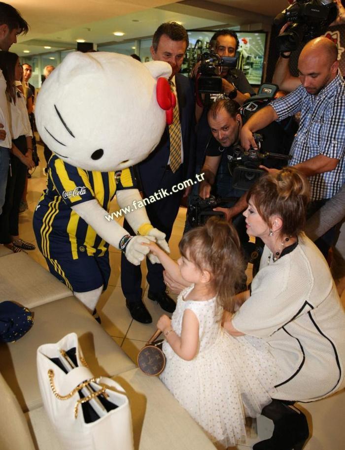 Fenerbahçe, Hello Kitty ile anlaşma imzaladı.
