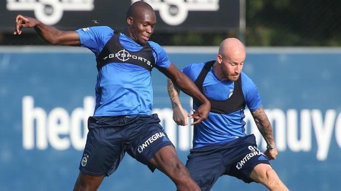 Fenerbahçenin UEFA Avrupa Ligi kadrosu belli oldu