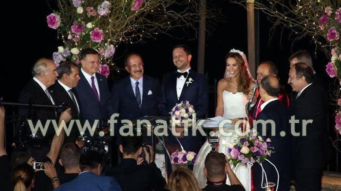 Şenol Güneşin kızı evlendi