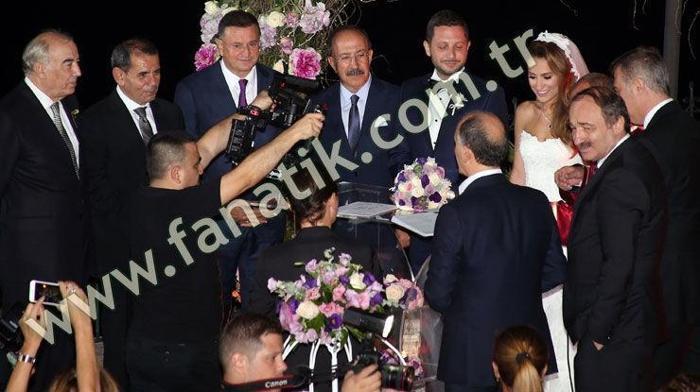 Şenol Güneşin kızı evlendi