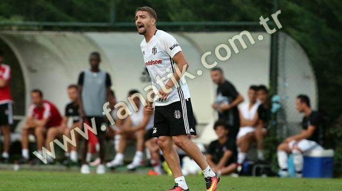 Beşiktaş, U-21 takımı ile antrenman maçı yaptı