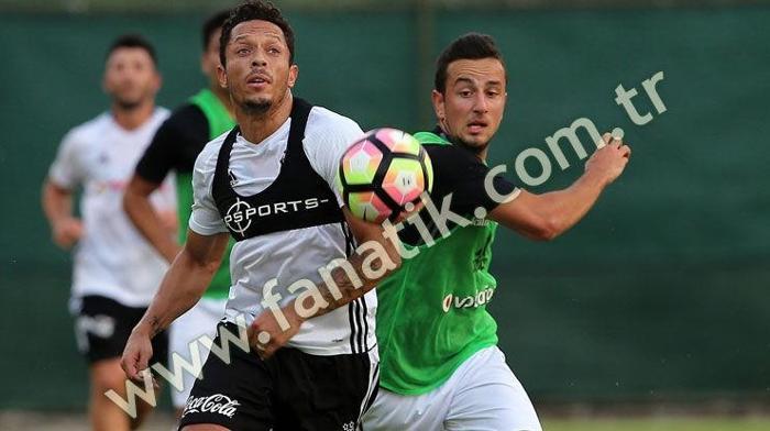 Beşiktaş, U-21 takımı ile antrenman maçı yaptı