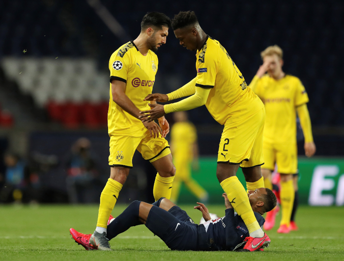 Emre Can çılgına döndü PSG - Dortmund maçında kavga