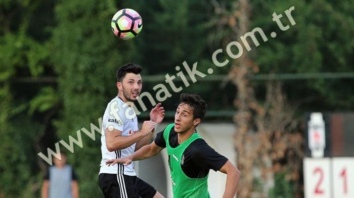 Beşiktaş, U-21 takımı ile antrenman maçı yaptı