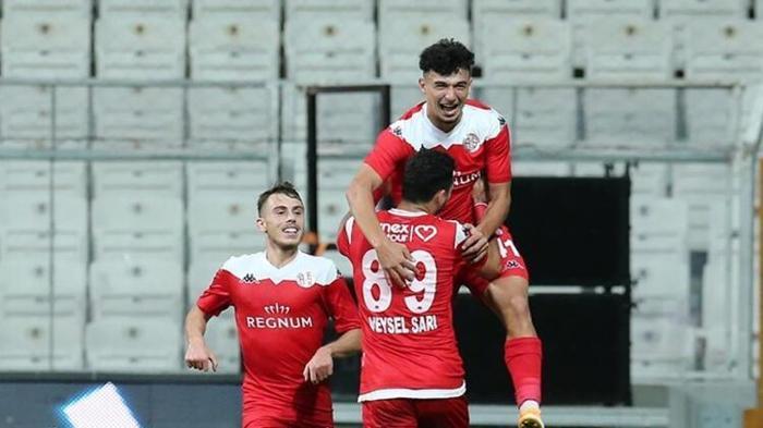 Fenerbahçe ve Galatasaray devreye girdi, genç yıldızın tranferi için...